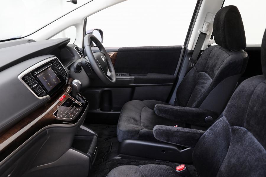 Интерьер Honda Odyssey VTi 2017 года  (AU) (фото 31 из 46)